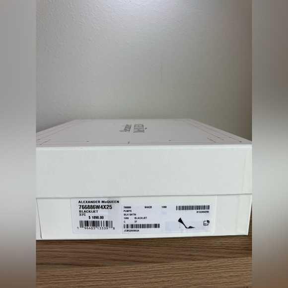 NWT Alexander McQueen Black Crystals Pumps size 37 - Picture 5 of 7